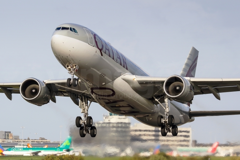 Qatar Airways Airbus A330-202 A7-ACE