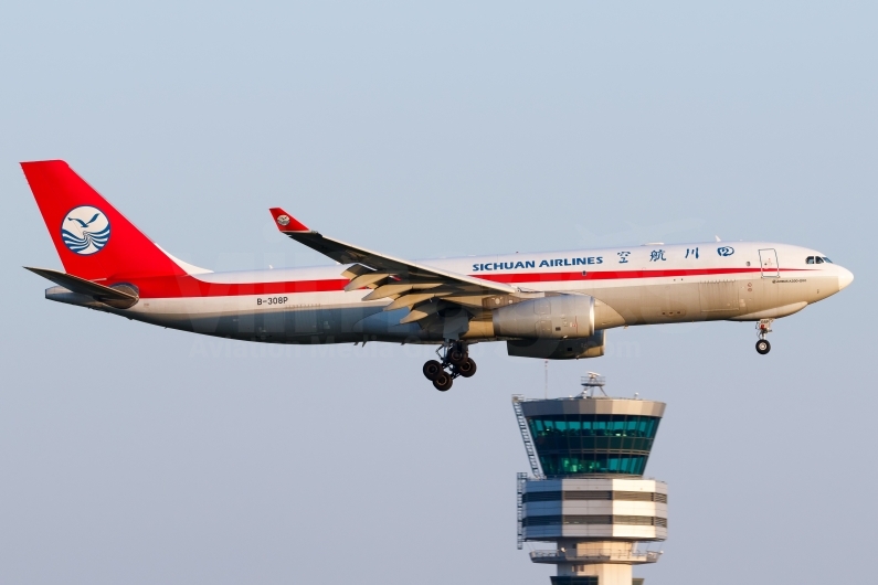 Sichuan Airlines Airbus A330-243F B-308P