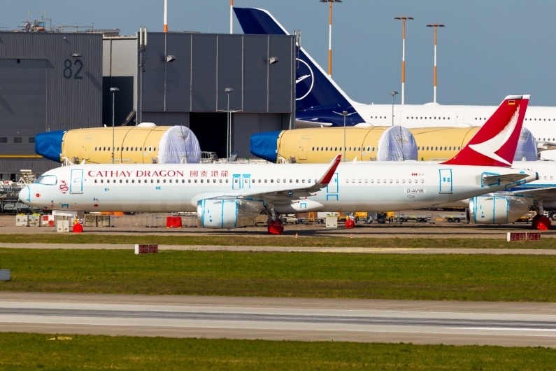 Cathay Dragon Airbus A321-251NX D-AVYR