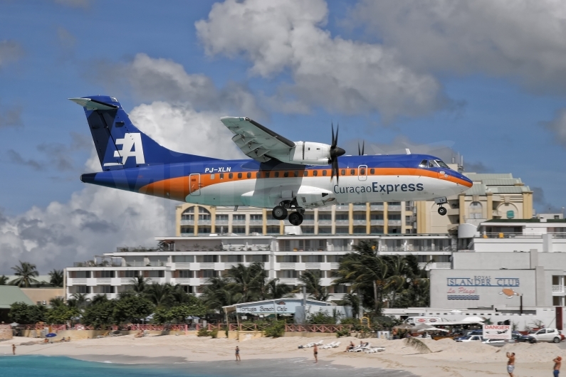 CuraçaoExpress ATR 42-500 PJ-XLN