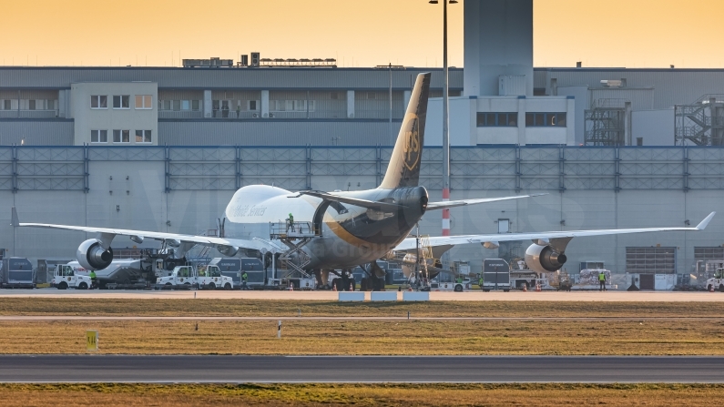 United Parcel Service (UPS) Boeing 747-44AF N572UP