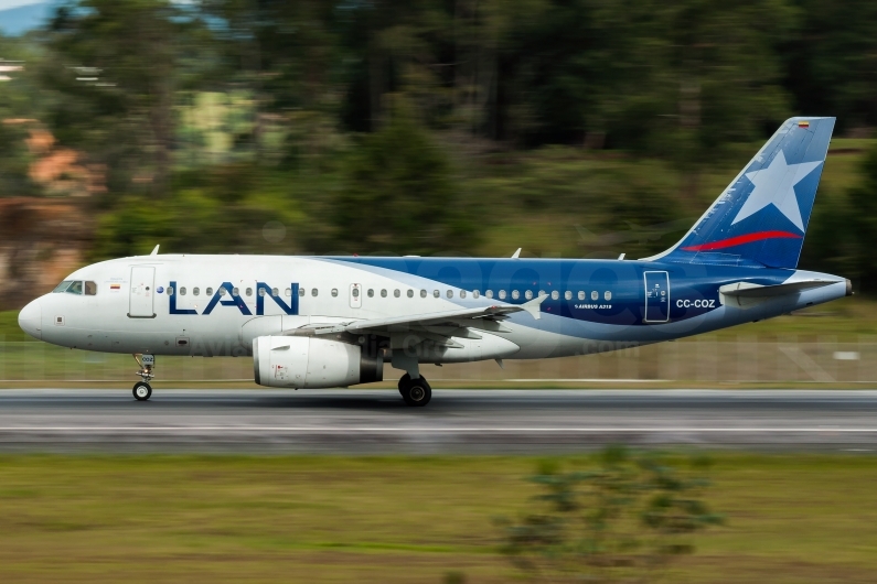 LAN Airlines Airbus A319-132 CC-COZ