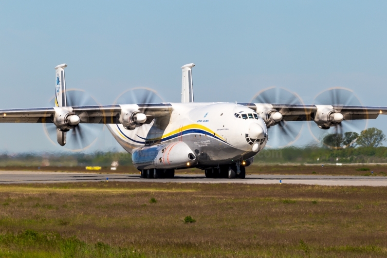 Antonov Airlines (Antonov Design Bureau) Antonov An-22 UR-09307