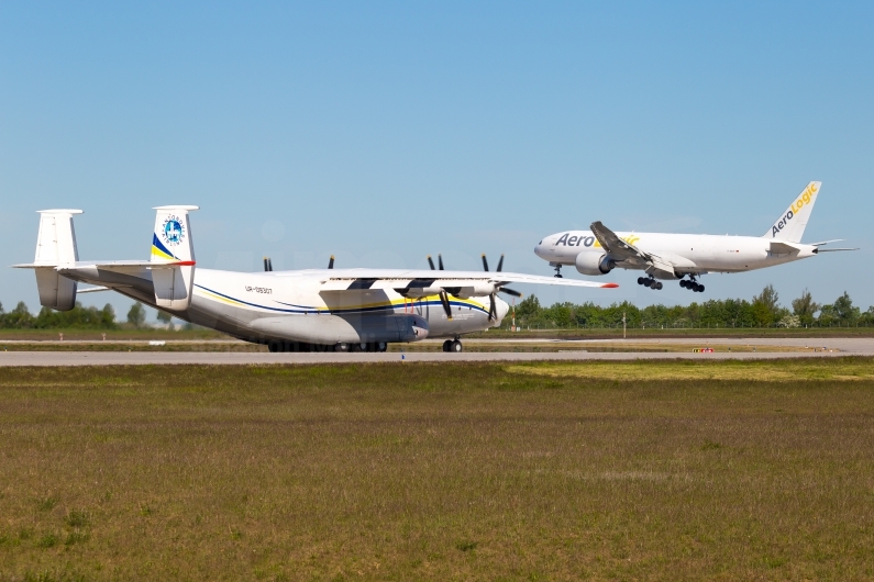 Antonov Airlines (Antonov Design Bureau) Antonov An-22 UR-09307