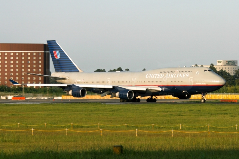 United Airlines Boeing 747-422 N178UA