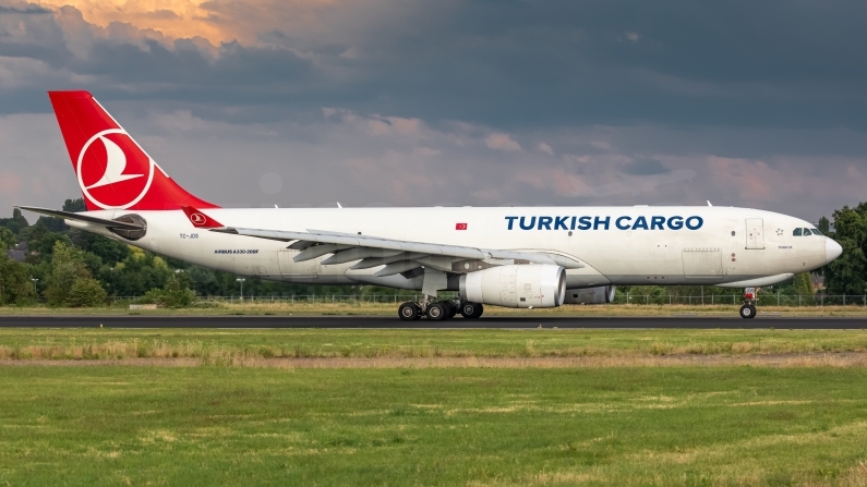 Turkish Airlines Airbus A330-243F TC-JDS