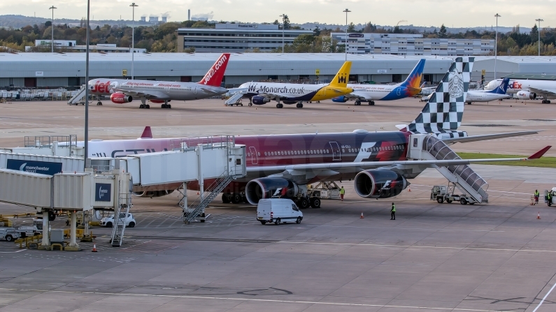 Etihad Airways Airbus A340-642 A6-EHJ