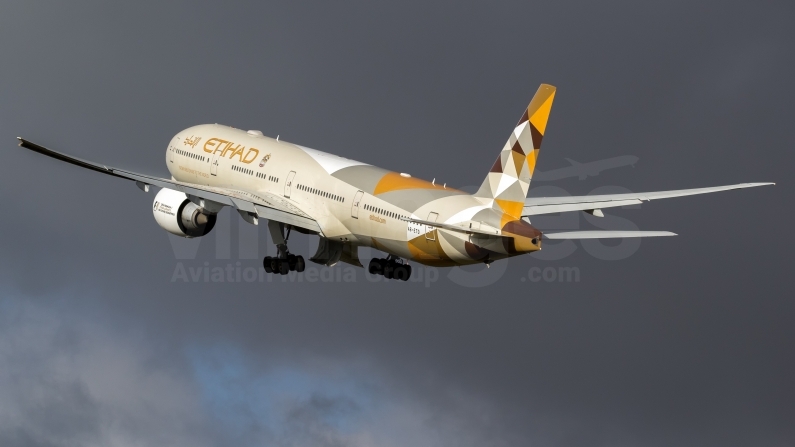 Etihad Airways Boeing 777-3FX(ER) A6-ETD