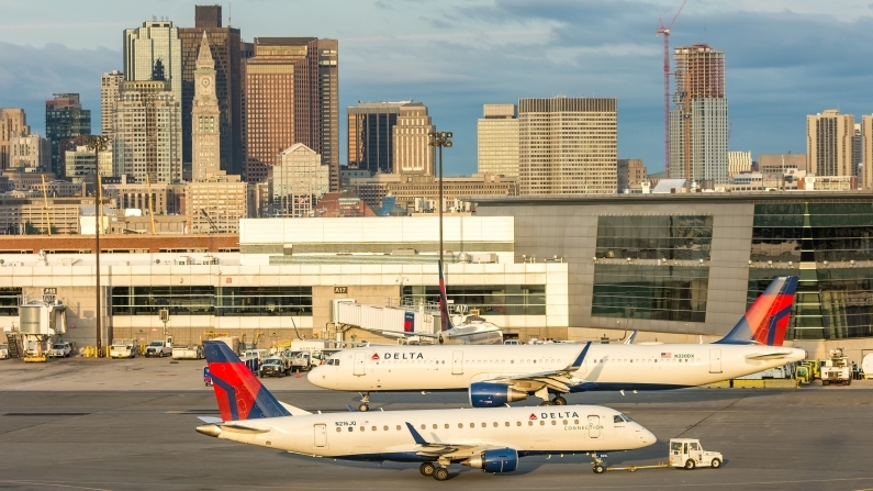 Delta Connection Embraer ERJ-175LR N216JQ