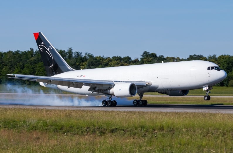 Sky Taxi Boeing 767-281(BDSF) SP-MRF