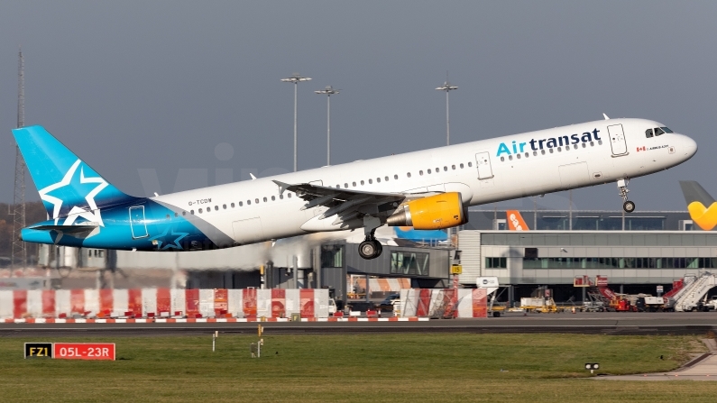 Air Transat Airbus A321-211 G-TCDW