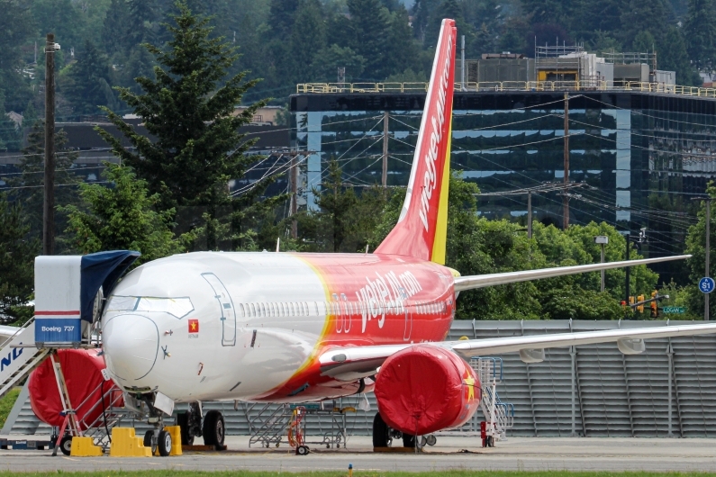 VietJet Air Boeing 737-8-200 MAX