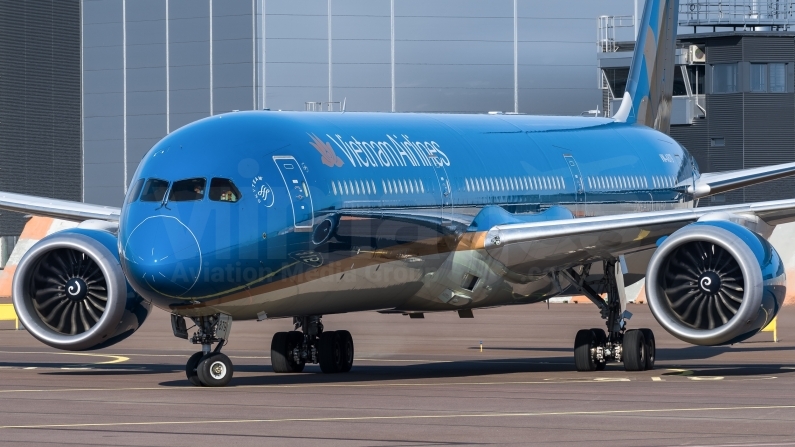 Vietnam Airlines Boeing 787-10 Dreamliner VN-A879