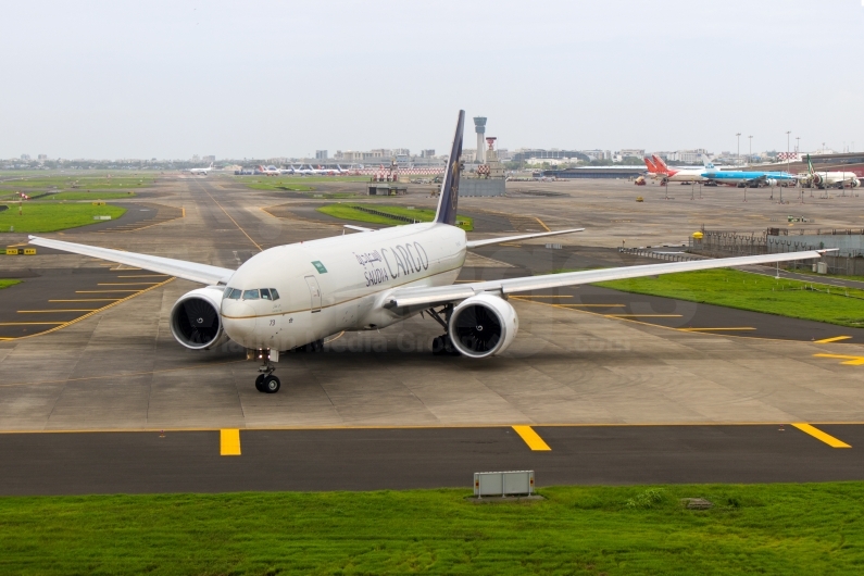 Saudi Arabian Airlines Boeing 777-FFG HZ-AK73