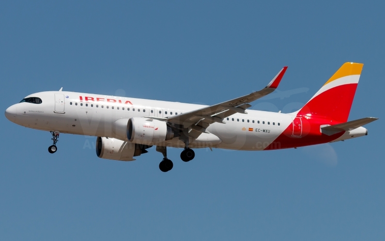 Iberia Airbus A320-251N EC-MXU