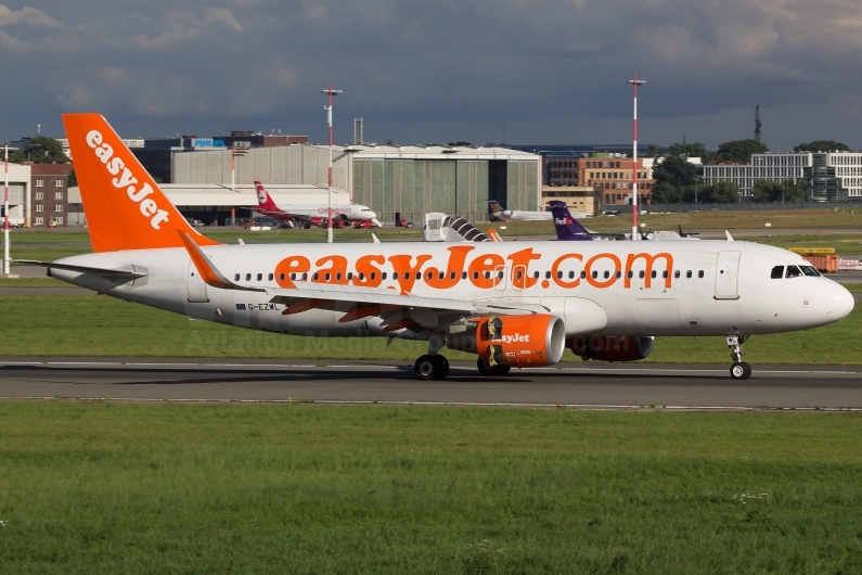 EasyJet Airbus A320-214(WL) G-EZWL