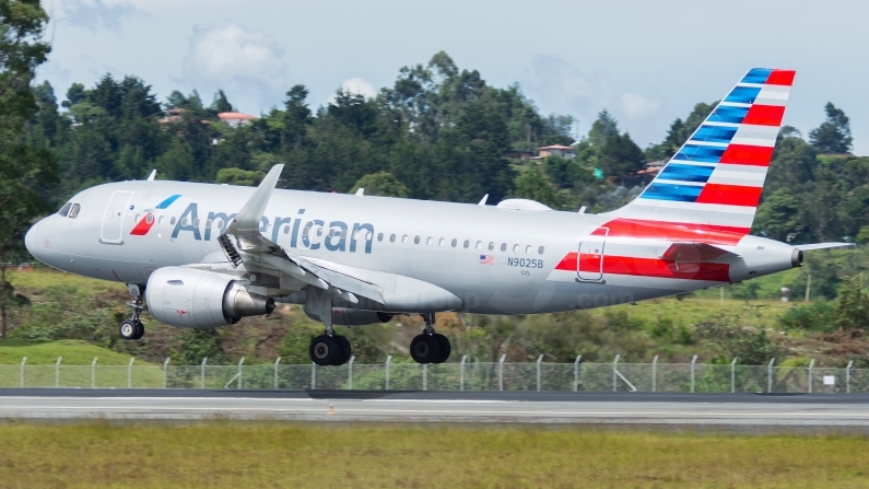 American Airlines Airbus A319-115(WL) N9025B