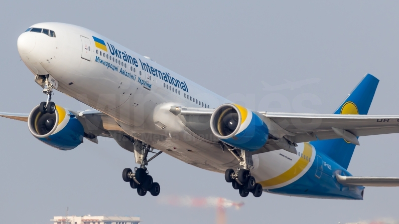 Ukraine International Airlines Boeing 777-28E(ER) UR-GOC