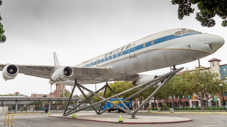 United Airlines Douglas DC-8-52 N8066U