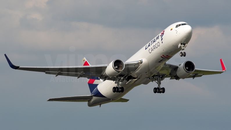 LATAM Cargo Colombia Boeing 767-316F(ER)(WL) N532LA