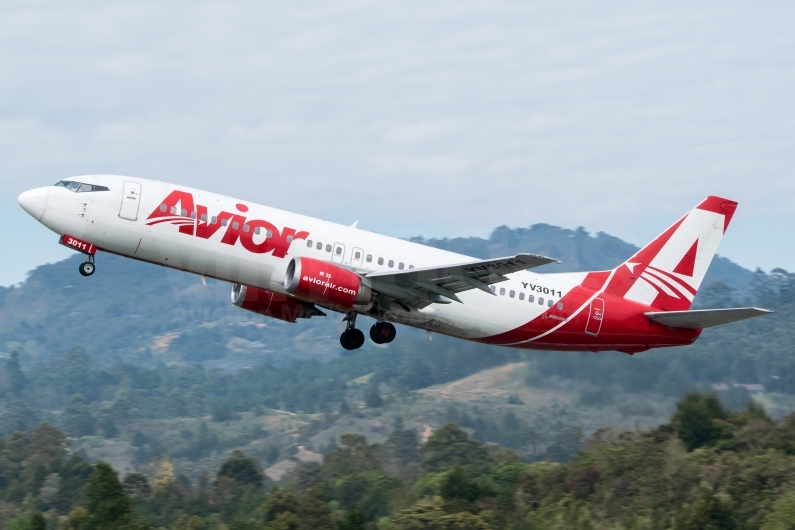 Avior Airlines Boeing 737-401 YV3011