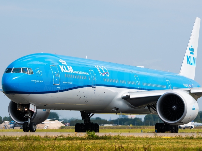 KLM Royal Dutch Airlines Boeing 777-306(ER) PH-BVN