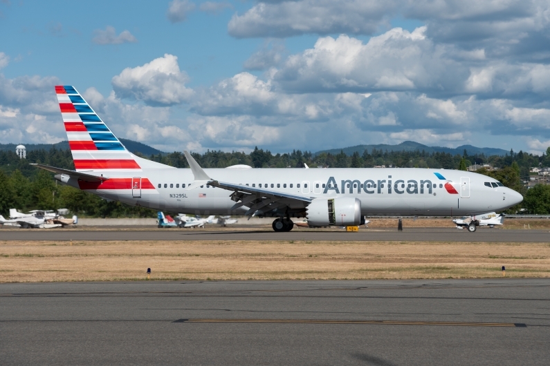 American Airlines Boeing 737-8 MAX N329SL