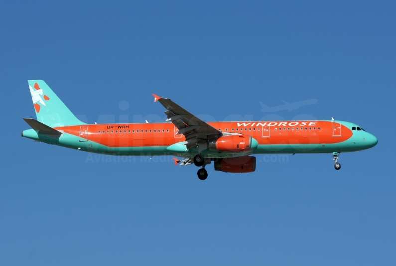 Windrose Airlines Airbus A321-231 UR-WRH