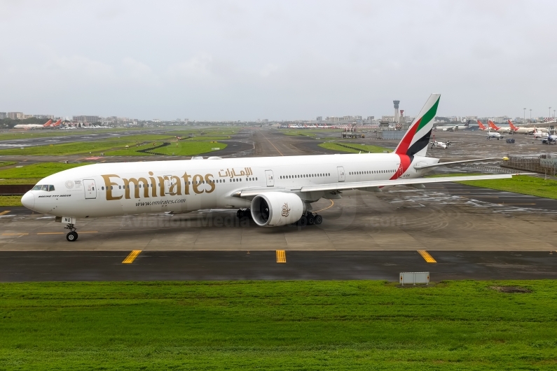 Emirates Boeing 777-31H(ER) A6-ENQ