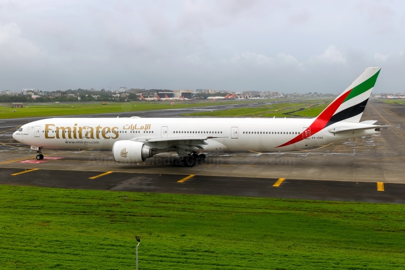 Emirates Boeing 777-31H(ER) A6-ENQ