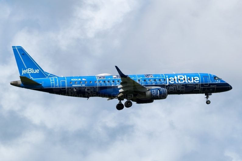 JetBlue Airways Embraer ERJ-190AR (ERJ-190-100 IGW) N304JB