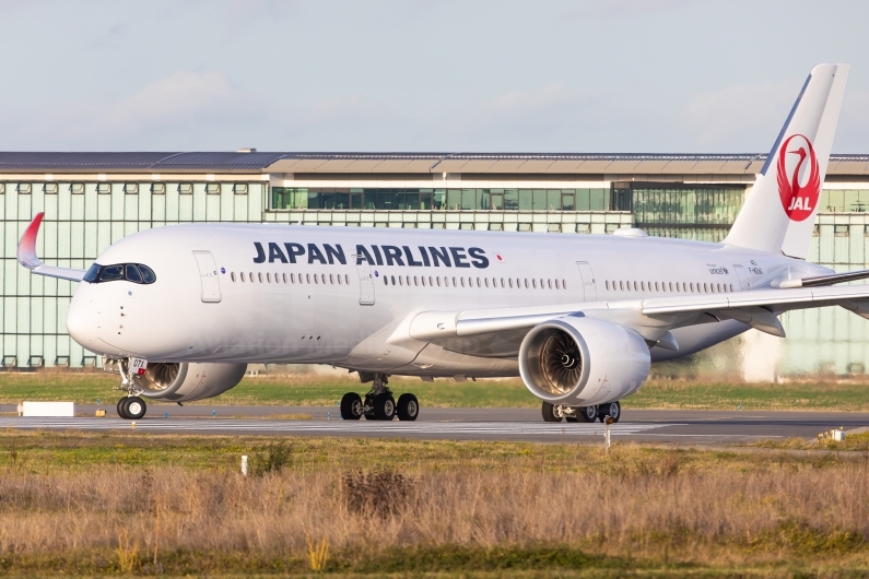 Japan Airlines Airbus A350-941 F-WZNG // JA07XJ