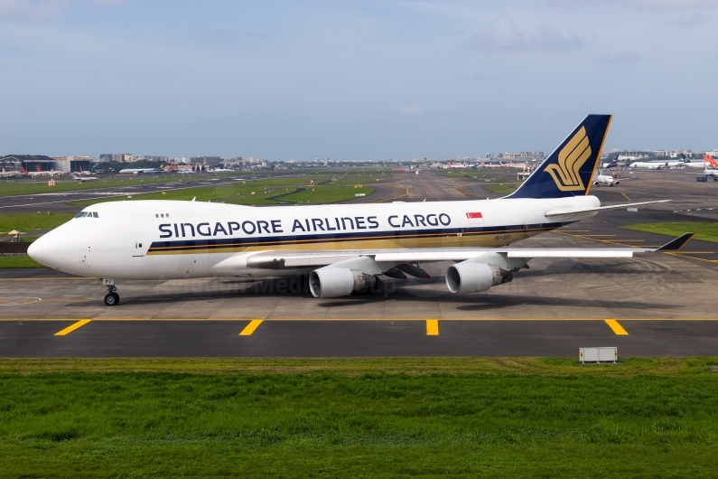 Singapore Airlines Boeing 747-412F 9V-SFI