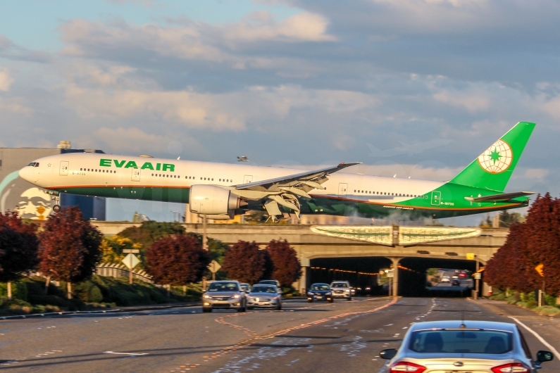 EVA Airways Boeing 777-3AL(ER) B-16735