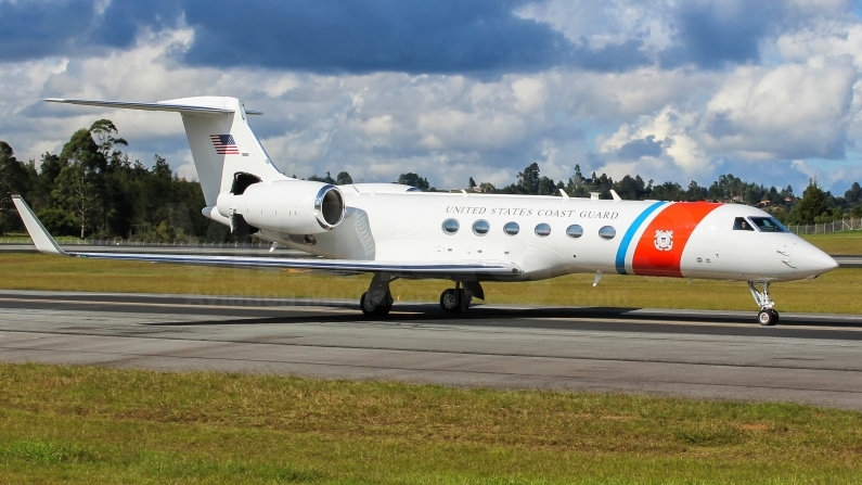 United States - US Coast Guard (USCG) Gulfstream C-37A 01