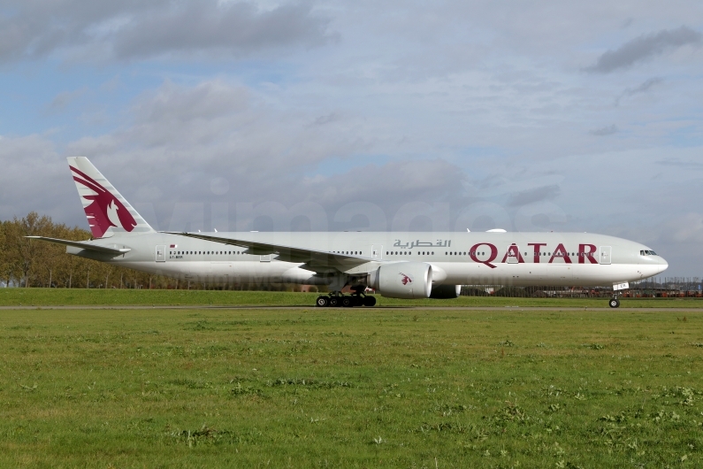 Qatar Airways Boeing 777-3DZ(ER) A7-BER