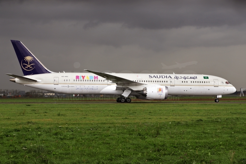 Saudi Arabian Airlines Boeing 787-9 Dreamliner HZ-ARC