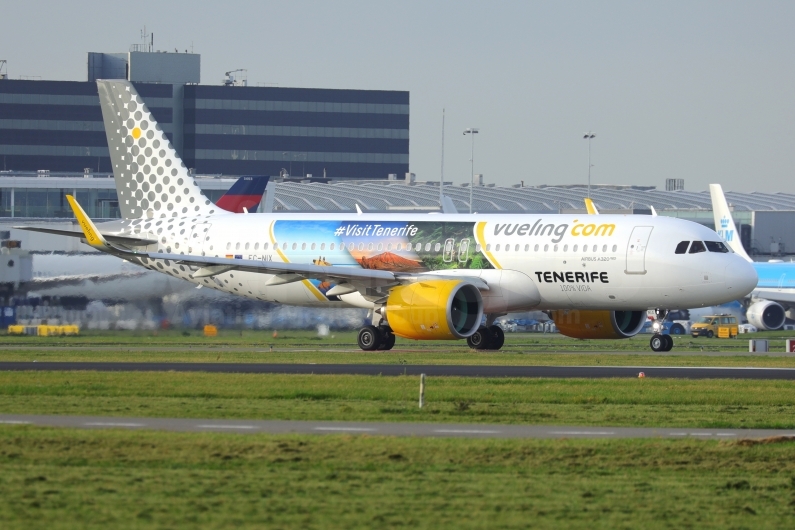 Vueling Airbus A320-271N EC-NIX