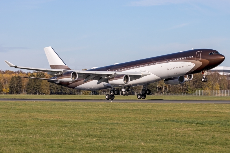 Klaret Aviation Airbus A340-313 M-IABU