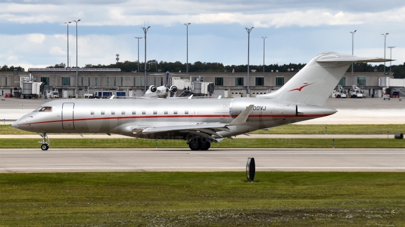 Private Bombardier BD-700-1A11 Global 5000 N500VJ