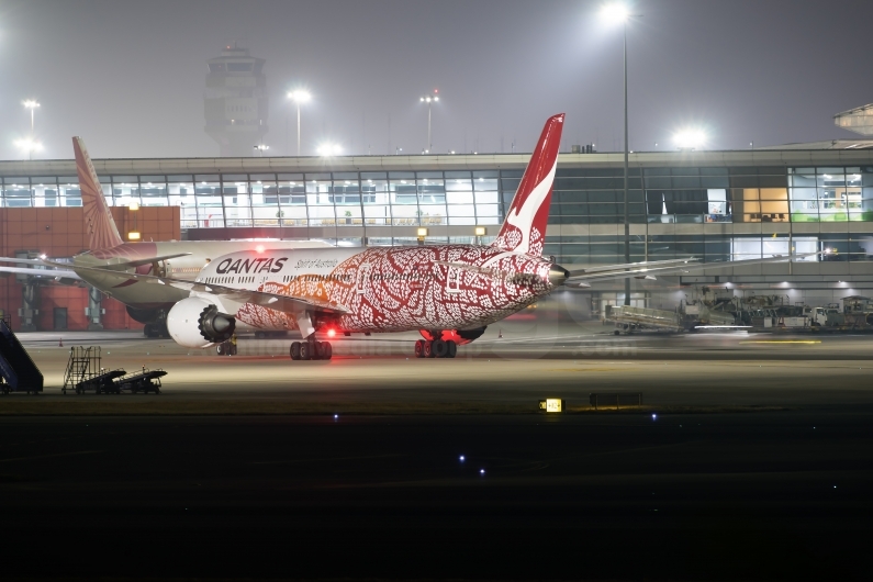 Qantas Boeing 787-9 Dreamliner VH-ZND