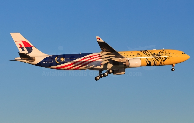 Malaysia Airlines Airbus A330-323 9M-MTG