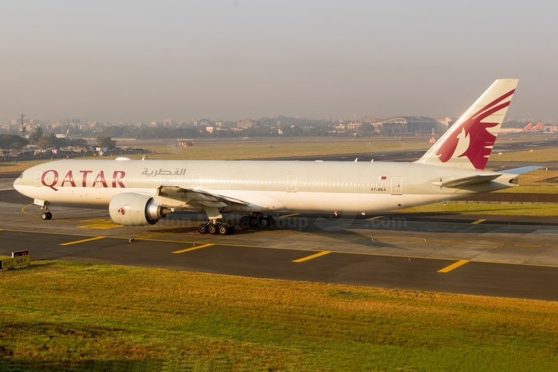 Qatar Airways Boeing 777-3DZ(ER) A7-BEA