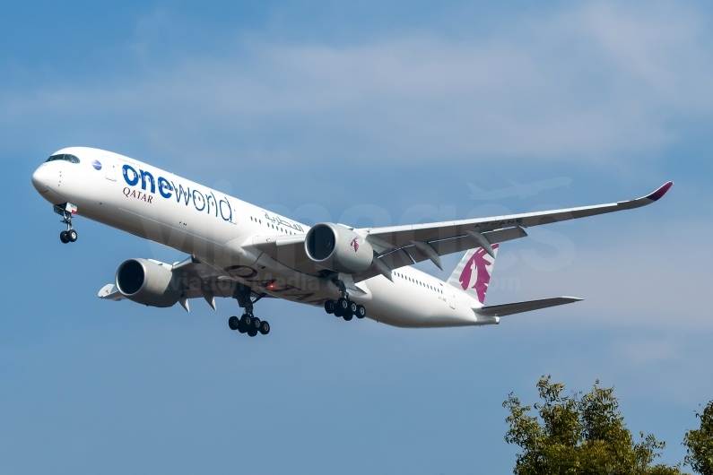 Qatar Airways Airbus A350-1041 A7-ANE