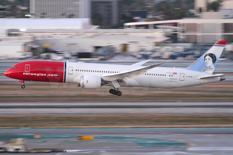 Norwegian Air UK Boeing 787-9 Dreamliner G-CKWU