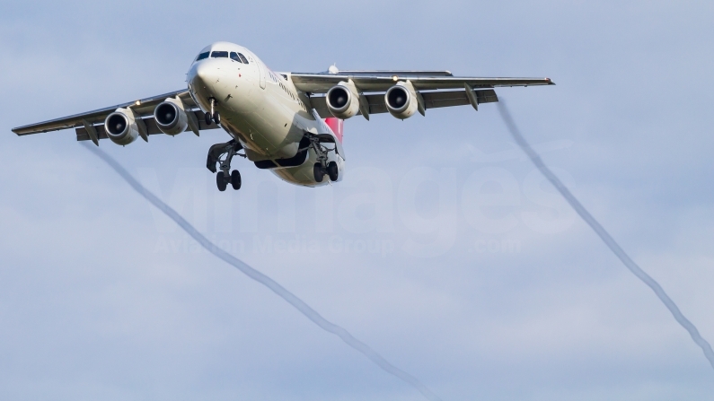 Swiss British Aerospace Avro RJ100 HB-IXV