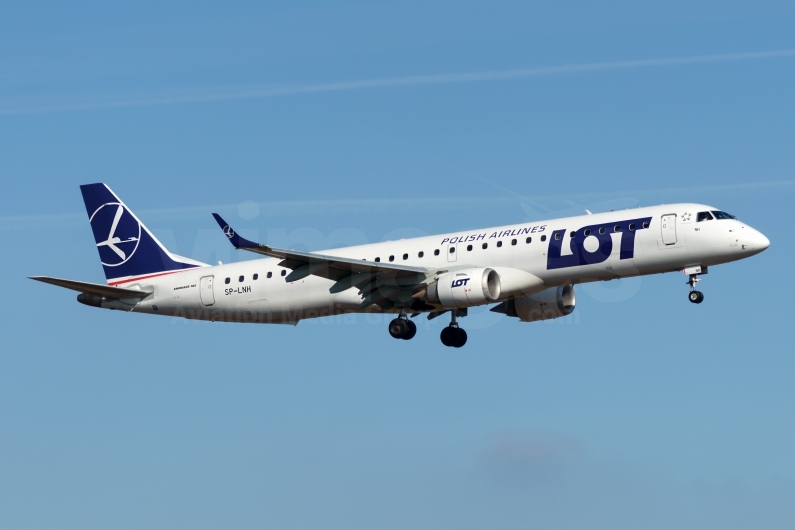 LOT - Polish Airlines Embraer ERJ-195AR (ERJ-190-200 IGW) SP-LNH