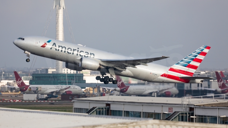 American Airlines Boeing 777-223(ER) N779AN