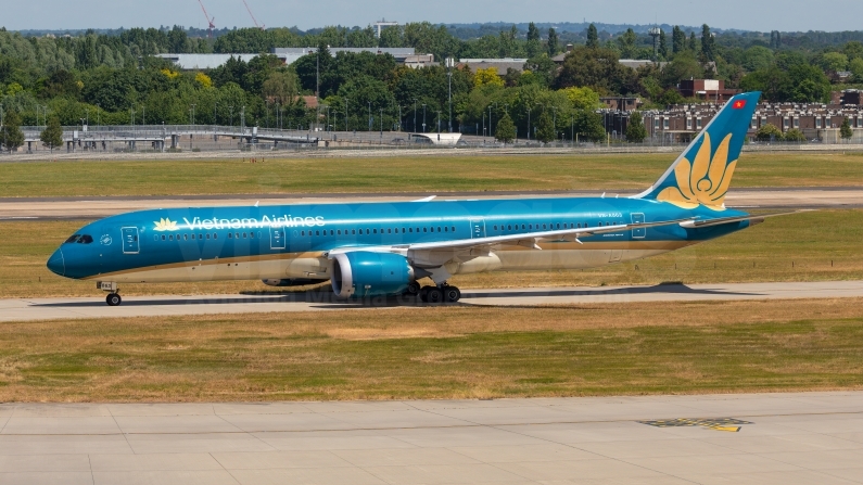 Vietnam Airlines Boeing 787-9 Dreamliner VN-A863