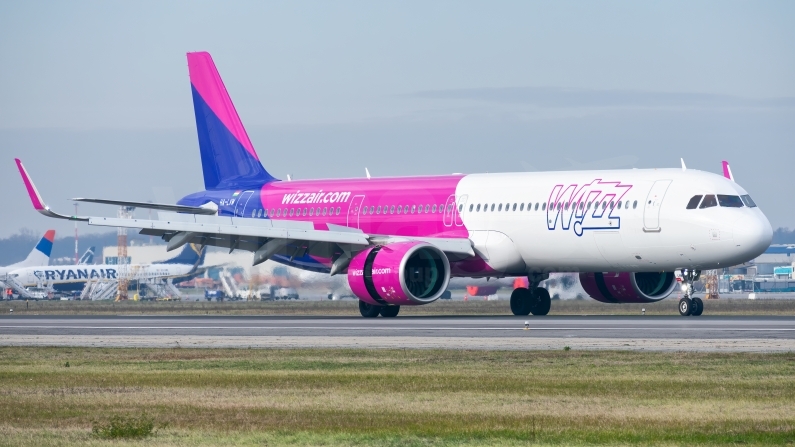 Wizz Air Airbus A321-271NX HA-LVM